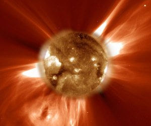 SOLAR_STORM_-_ESA_SOHO_NASA